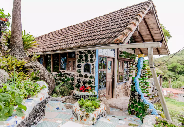 cabana-gaudi-rodeada-pela-natureza