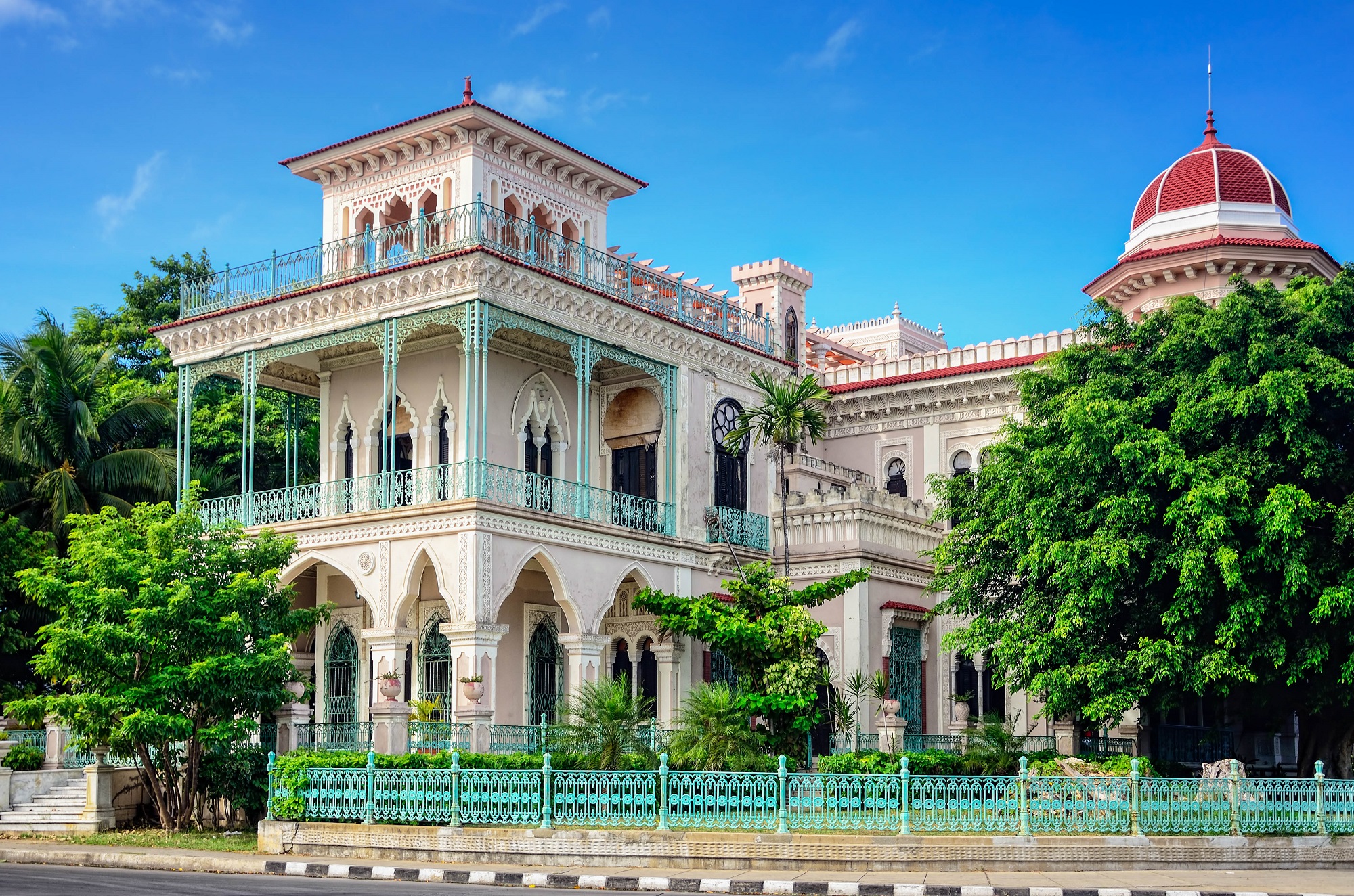Palacio-del-Valle-Cienfuegos-iStock_31658568_XLARGE-2.jpg