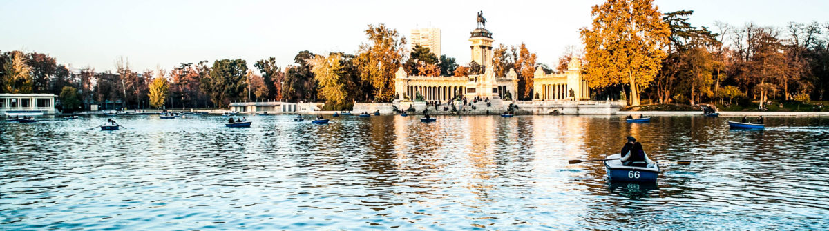 Parque del retiro lake, Madrid shutterstock_130263374-2