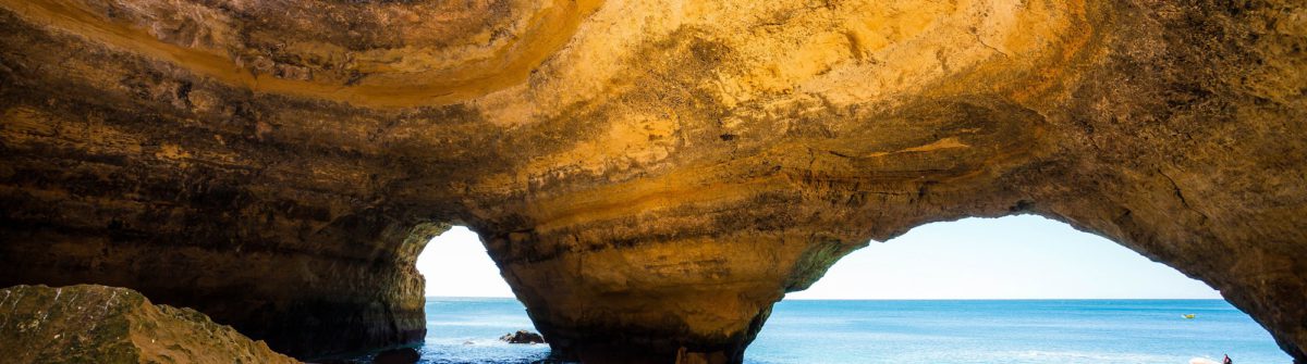 Portugal – Algarve – Benagil – Sea-Caves shutterstock_138732224-2