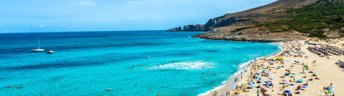 Strand von Cala Mesquida, Mallorca Spain iStock_000048276582_Large-2