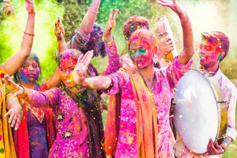 holi festival traditional clothing