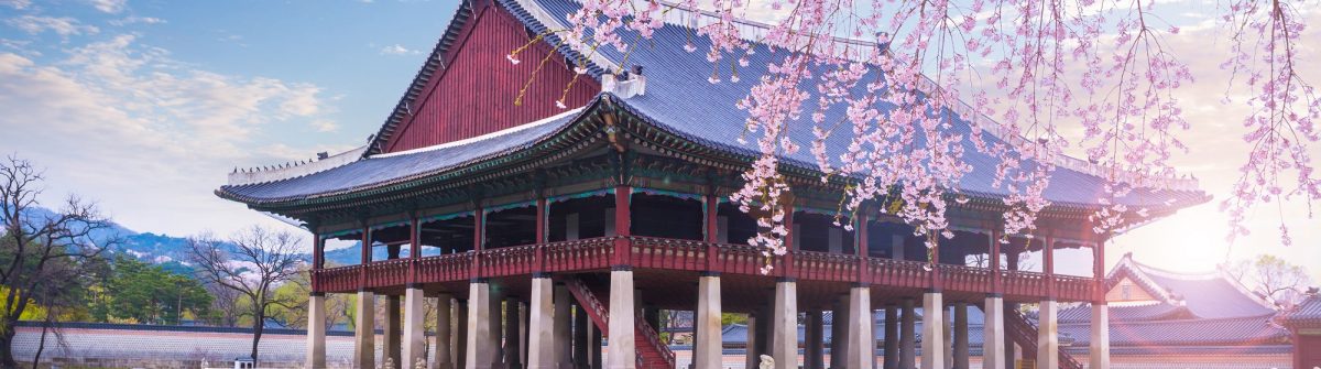 gyeongbokgung-palace-in-spring-South-Korea._shutterstock_387094399