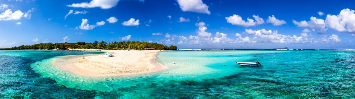 Mauritius-Beach-Reef-Majestic-Scenics-iStock_000064252115_Medium-2