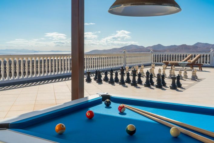 HG_ES_BOOK_-Villa-tia