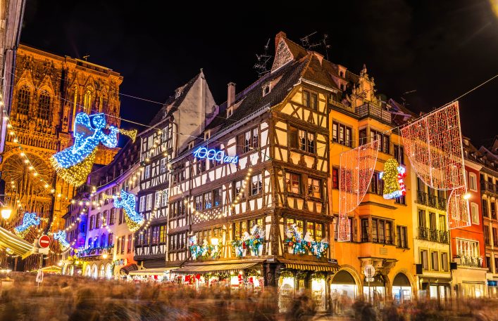 Imagen de Estrasburgo iluminado en Navidad