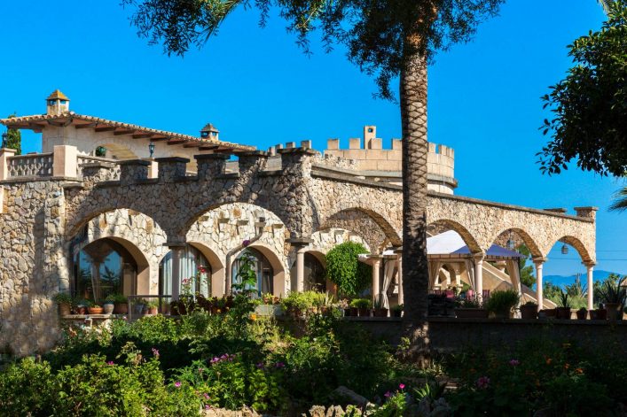 HG_ES_airbnb_Welcome-to-Castell-Bohio-1