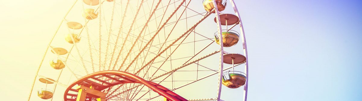 Karussel Achterbahn shutterstock_296456168-2