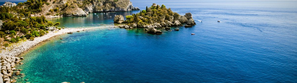Isola-bella-in-Taormina-auf-Sizilien-iStock_000054903516_Large-2