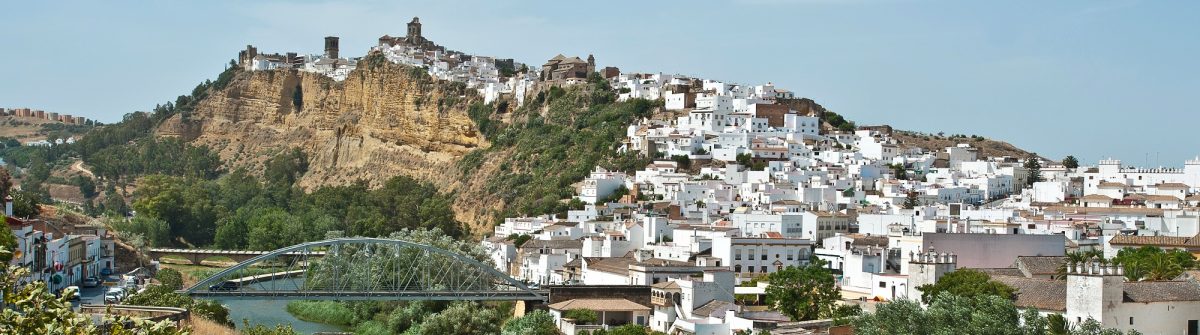 Arcos-de-la-Frontera-Andalusia-Spain-shutterstock_88435333