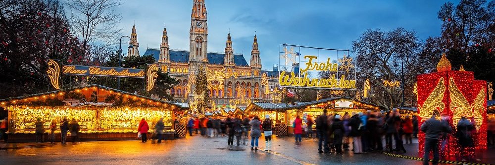 Rathaus and Christmas market in Vienna