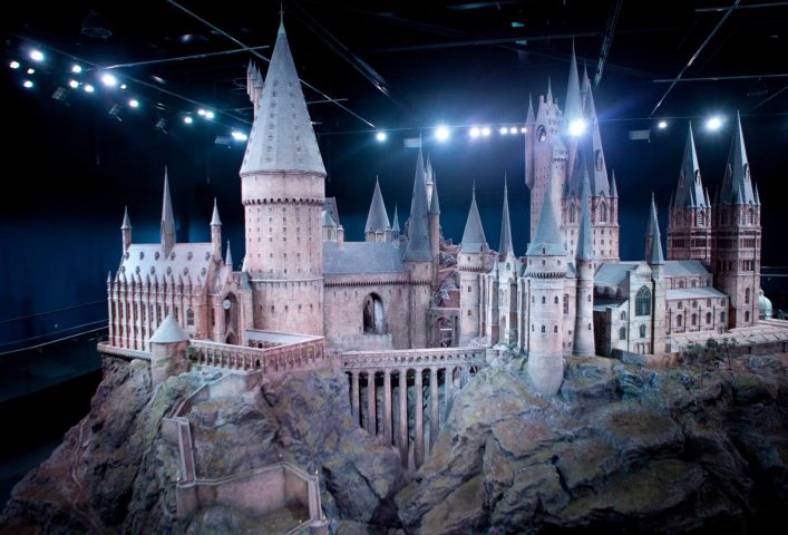 Hogwarts-castle-model-1