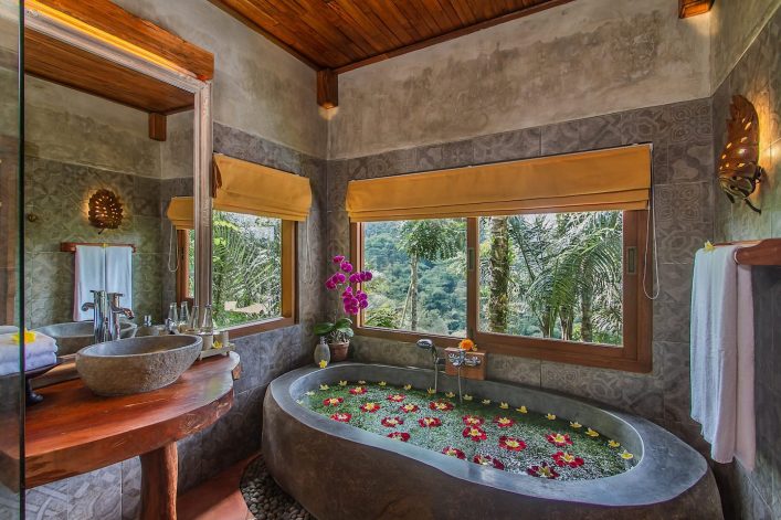 HG_ES_AIRBNB_Jungle-Escape-in-the-Green-Belt-Valley-4