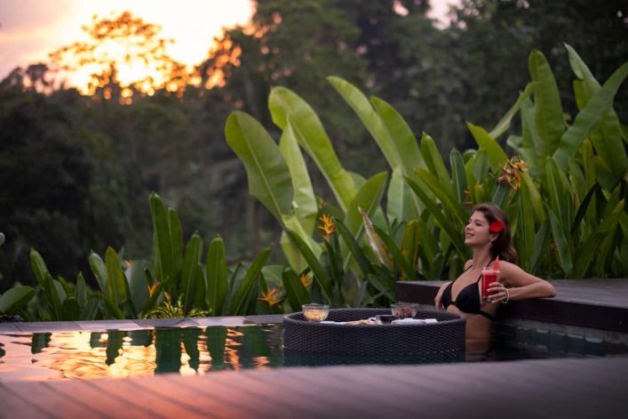 HG_ES_AIRBNB_Tegal-Tis-Tranquil-Sunset-View-Villa