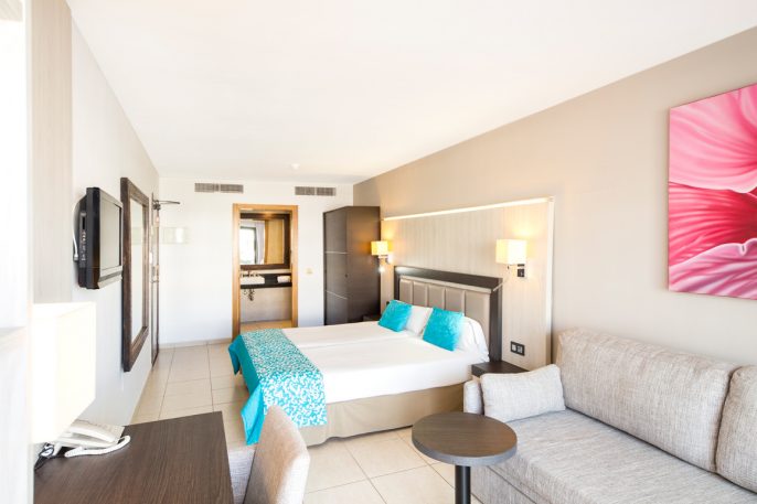 HG_ES_VP_-FERGUS-Style-Bahamas-2