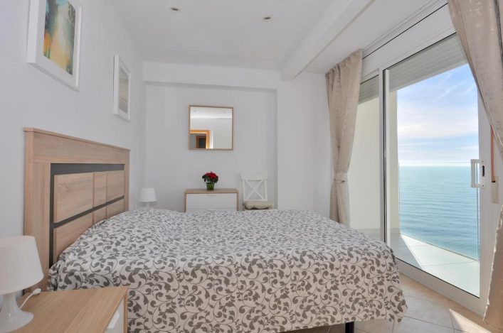 ec61815f-a001-43da-b436-d117e903ca90