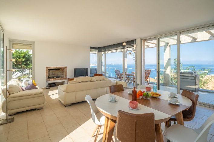 18633637-09eb-41ca-b10b-03e8e2df7638