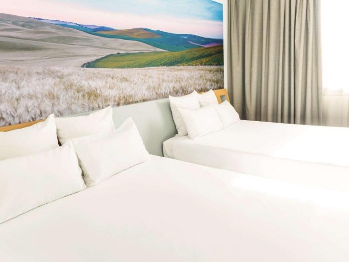 NovotelCampoDeLasNaciones_familyroom_