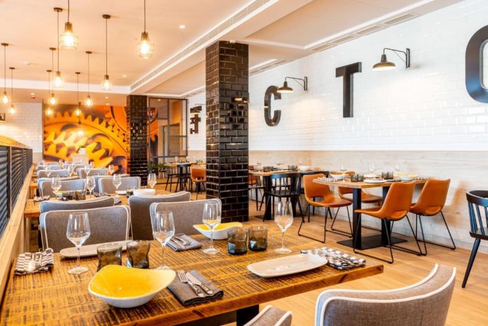 LAzure-Hotel_restaurant_